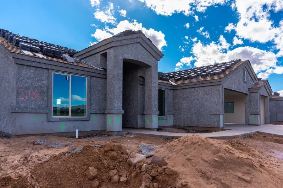 Choosing the Right Roofing Material for Arizona’s Climate: Pros and Cons
