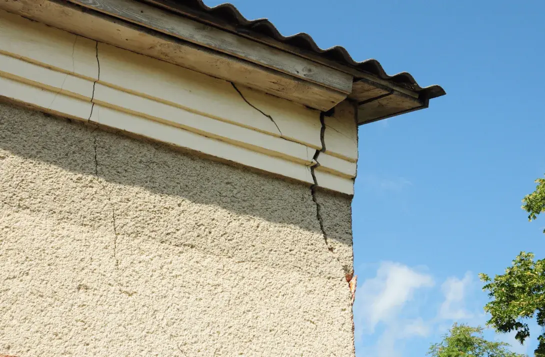  How to Identify Your Home’s Structural Risks in Hurricane-Prone Areas